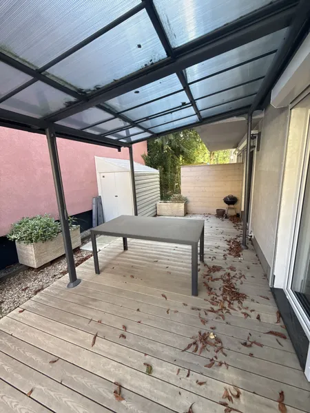 Hochwertig sanierte 2-Zimmer-Terassenwohnung — photo 1